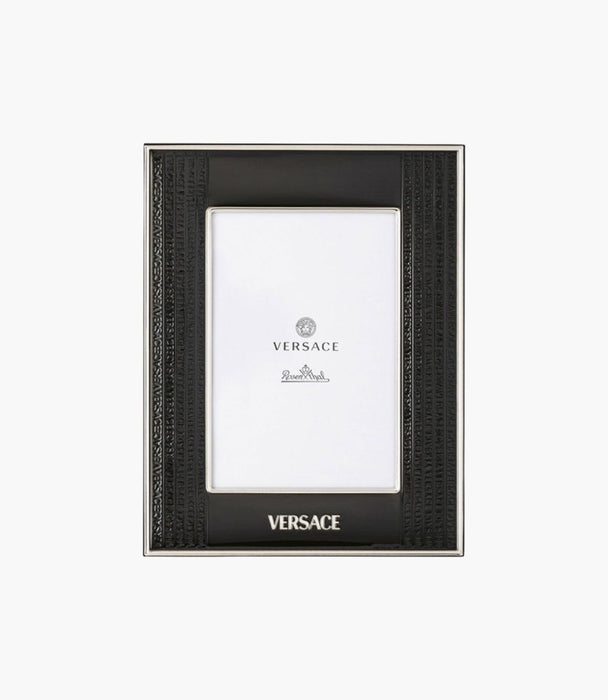 VHF10 Black-Black Picture Frame 20x25