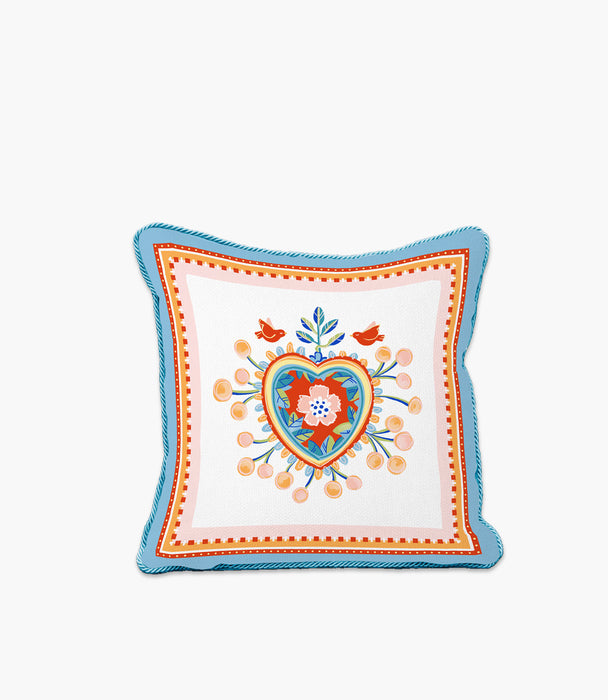 وسادة ماما ميا بوليستر برسمة قلب ملوّنة - 45×45 سم