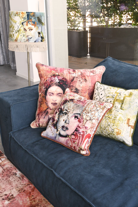 Memories Velvet Cushion 60x60 cm - Frida