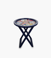 طاولة باليت خشبية زرقاء بزخارف ملونة - 58×58×65 سم