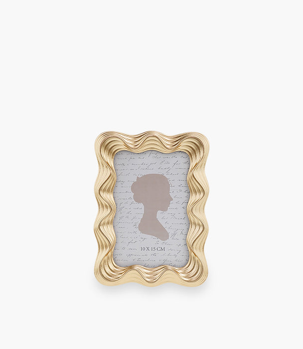 إطار صور كيمبرلي بولي ريزن ذهبي بحواف متموجة - 10×15سم