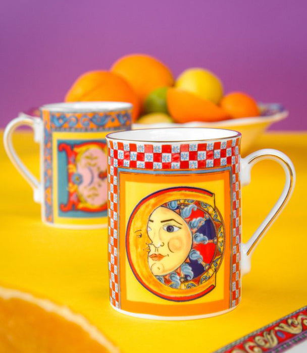 مج أورتجيا بورسلين ملوّن برسمة حرف C