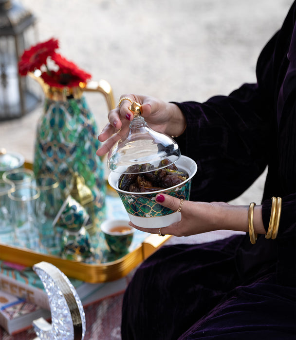سلطانية تمر بورسلين برسوم استوائية مع غطاء زجاجي