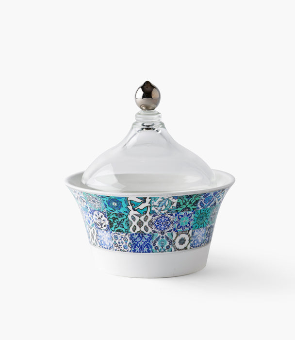 سلطانية تمر بلو تايلز بورسلين بزخارف ملونة مع غطاء زجاجي