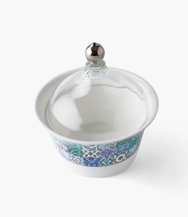 سلطانية تمر بلو تايلز بورسلين بزخارف ملونة مع غطاء زجاجي