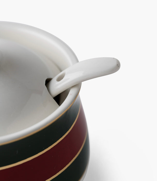 سكّرية واسيم بورسلين بخطوط خضراء وحمراء مع ملعقة وغطاء